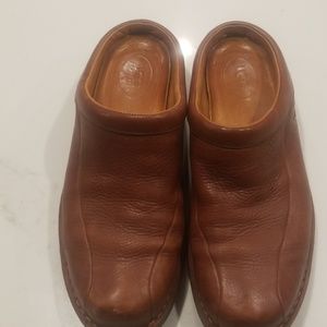 Ugg Australia leather cloggs